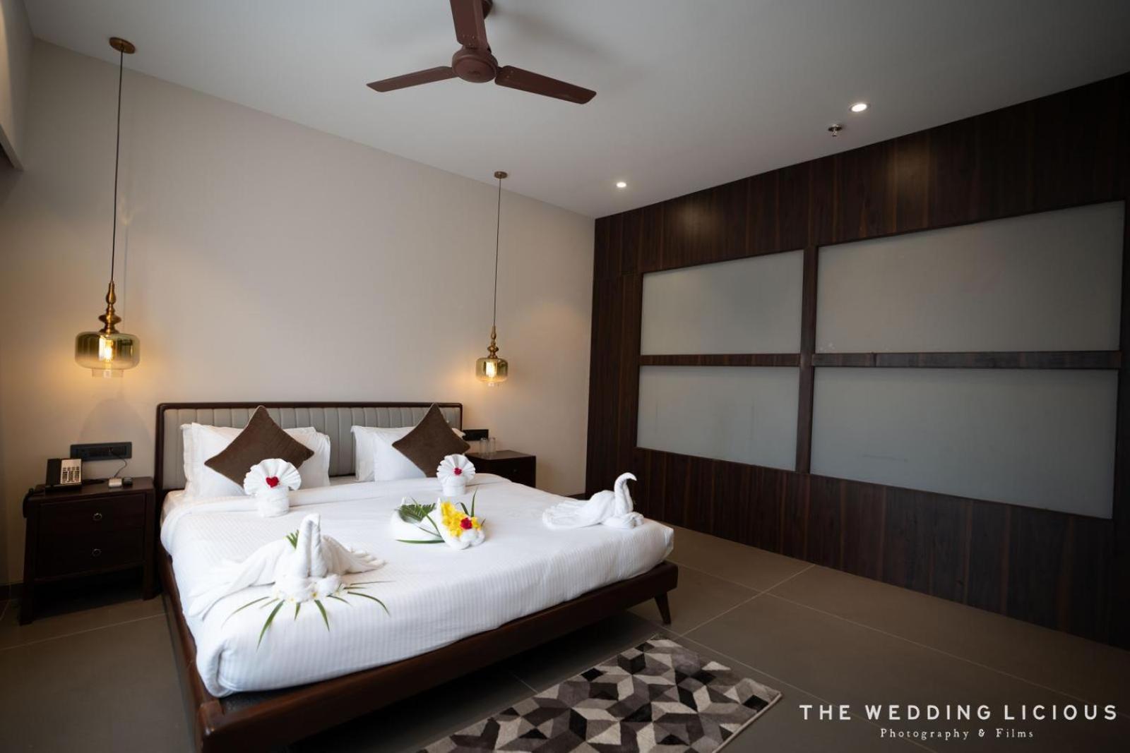 Hotel Omaya Garden Rāipur Kültér fotó