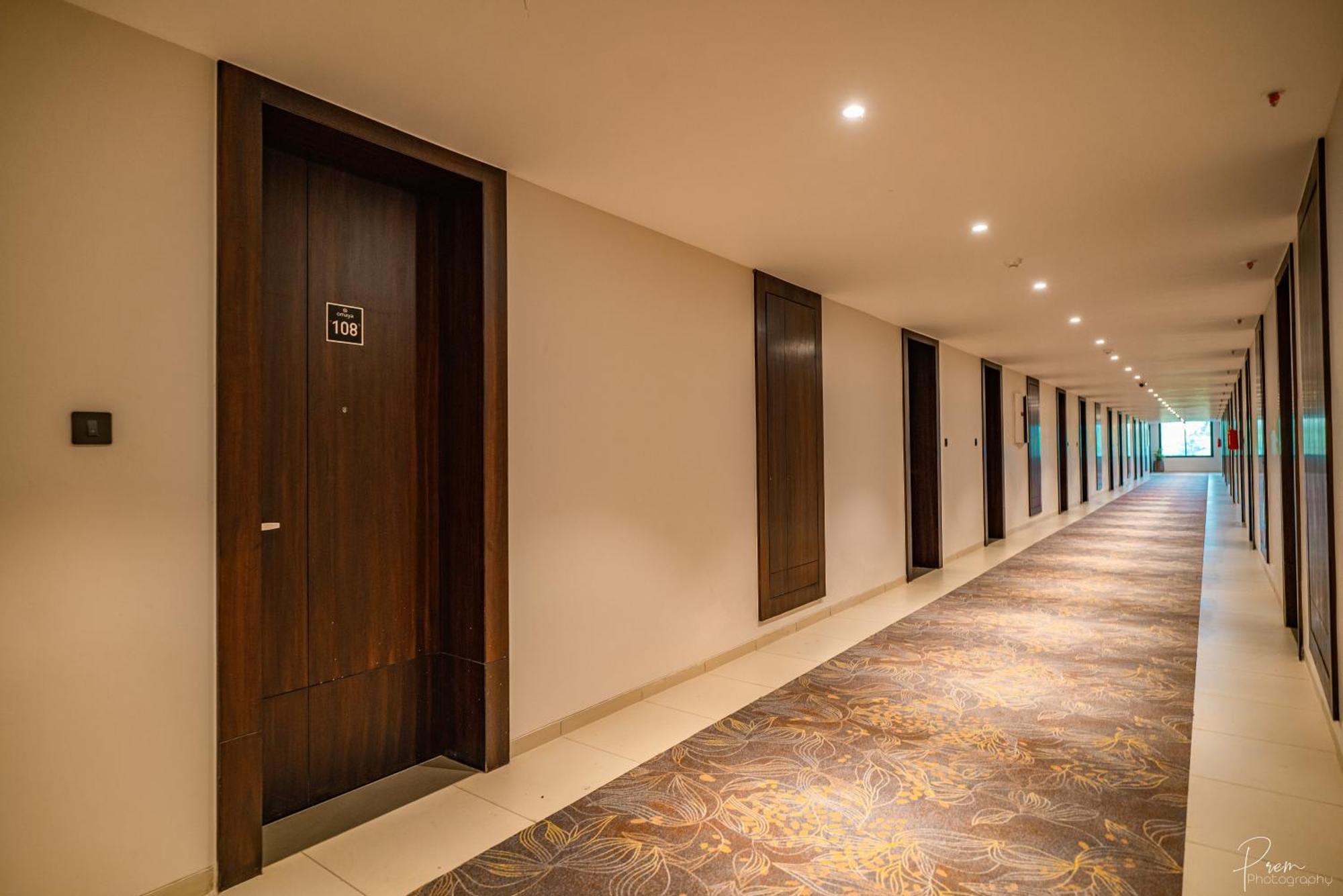 Hotel Omaya Garden Rāipur Kültér fotó