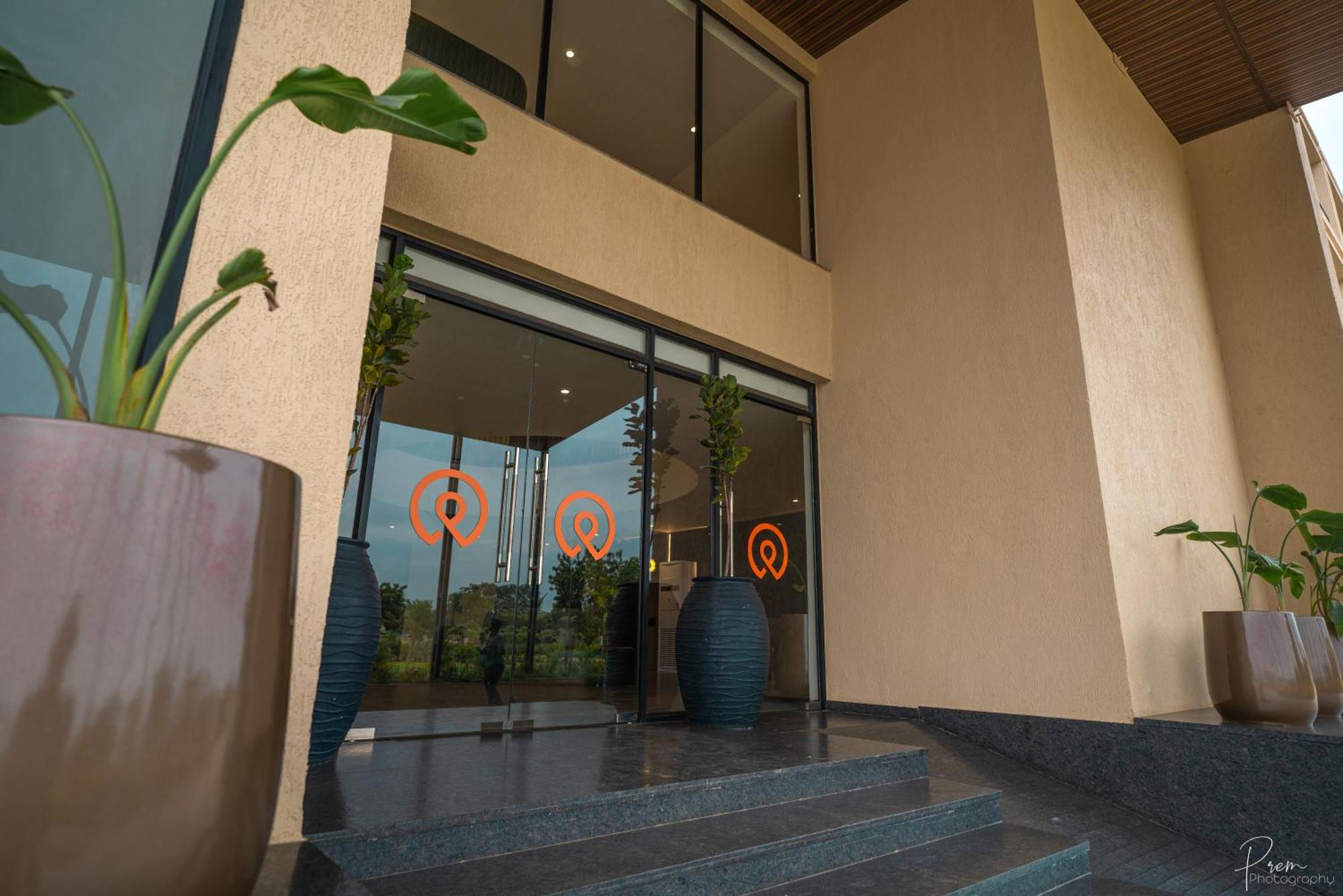 Hotel Omaya Garden Rāipur Kültér fotó