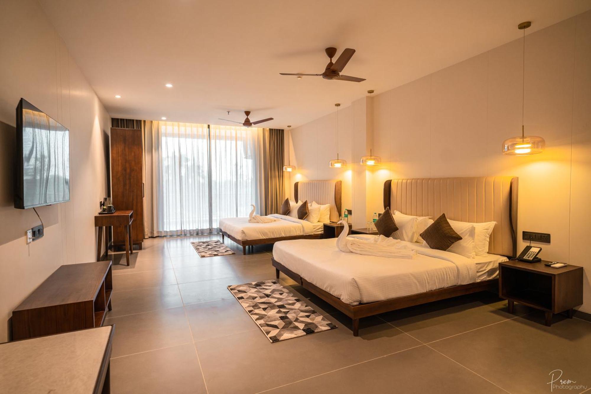Hotel Omaya Garden Rāipur Kültér fotó
