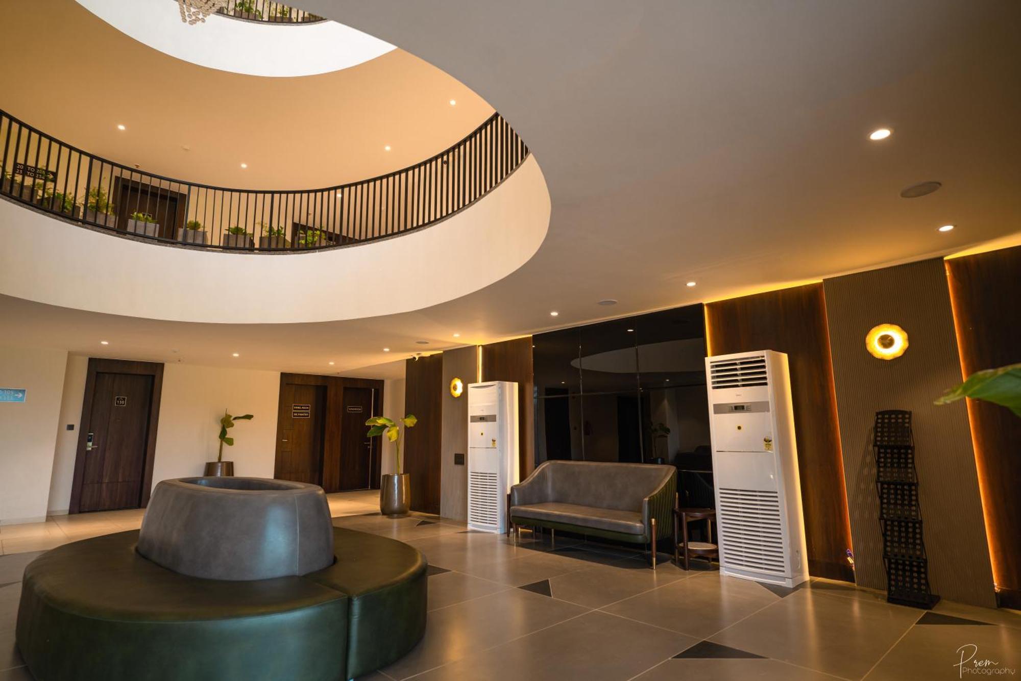 Hotel Omaya Garden Rāipur Kültér fotó