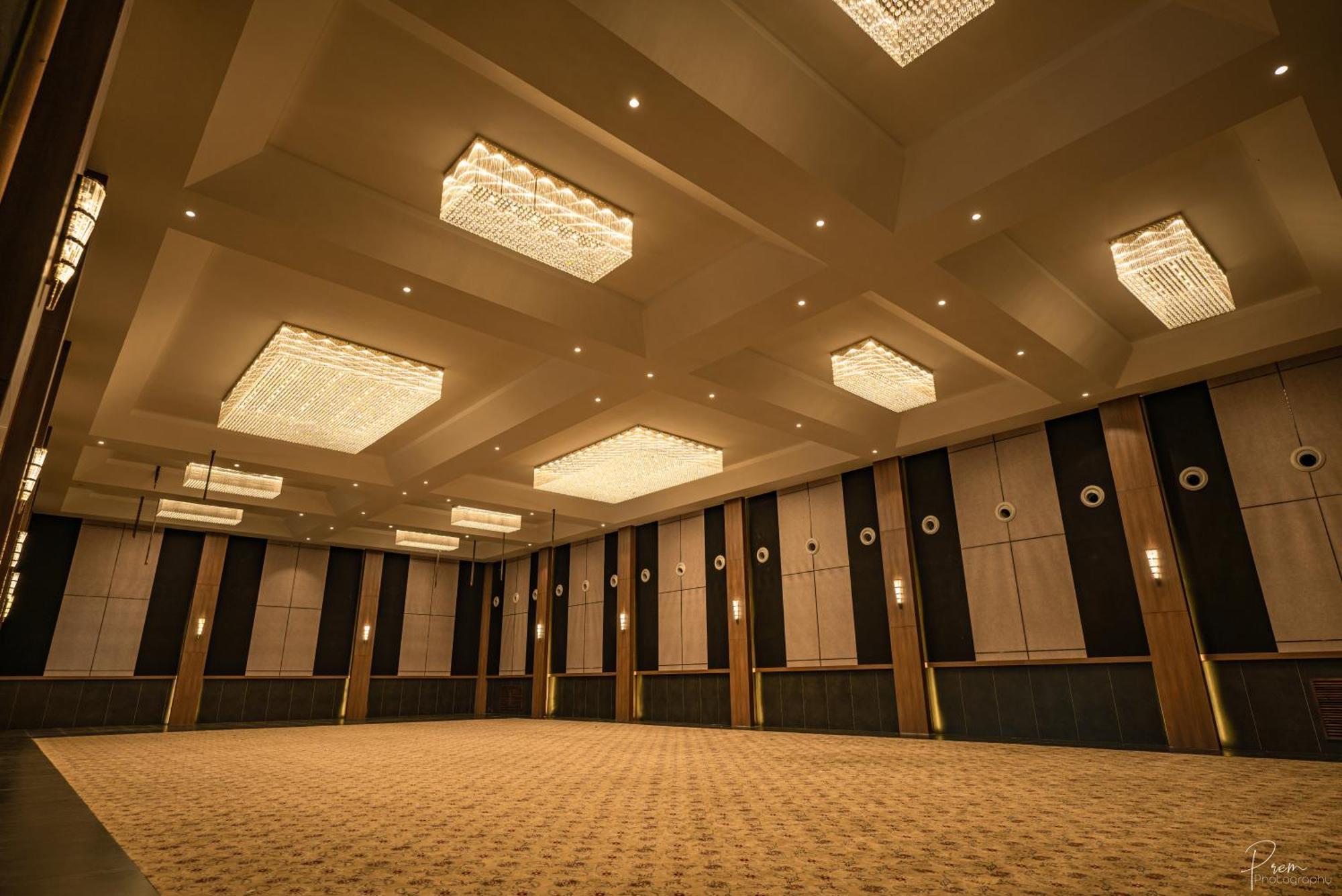Hotel Omaya Garden Rāipur Kültér fotó
