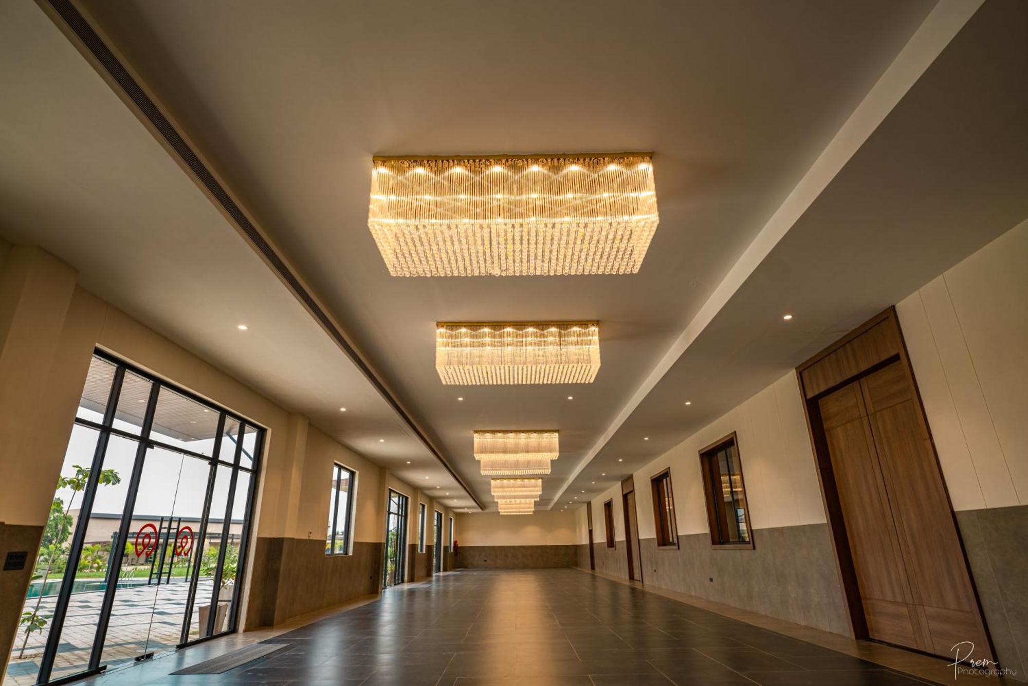 Hotel Omaya Garden Rāipur Kültér fotó