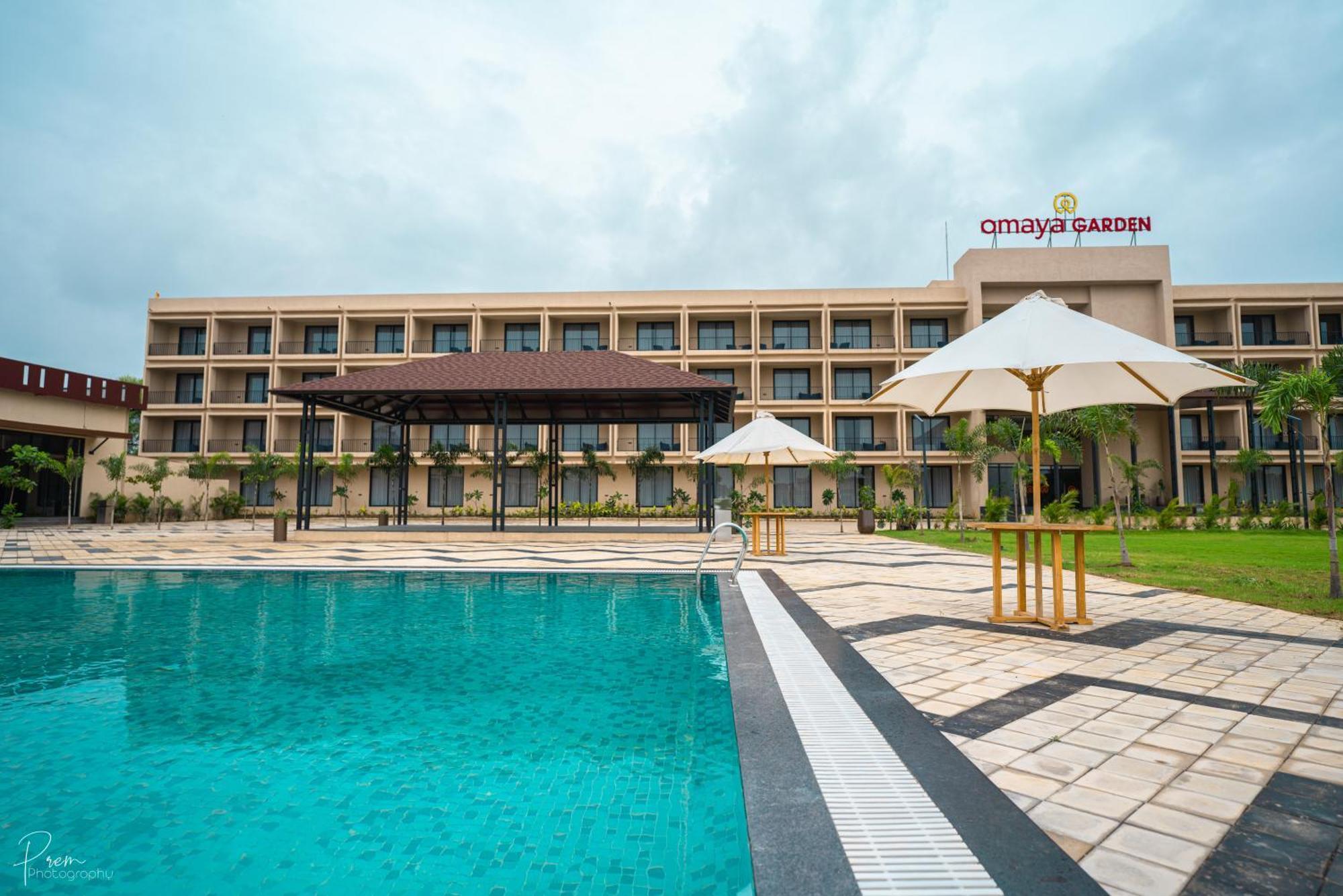 Hotel Omaya Garden Rāipur Kültér fotó