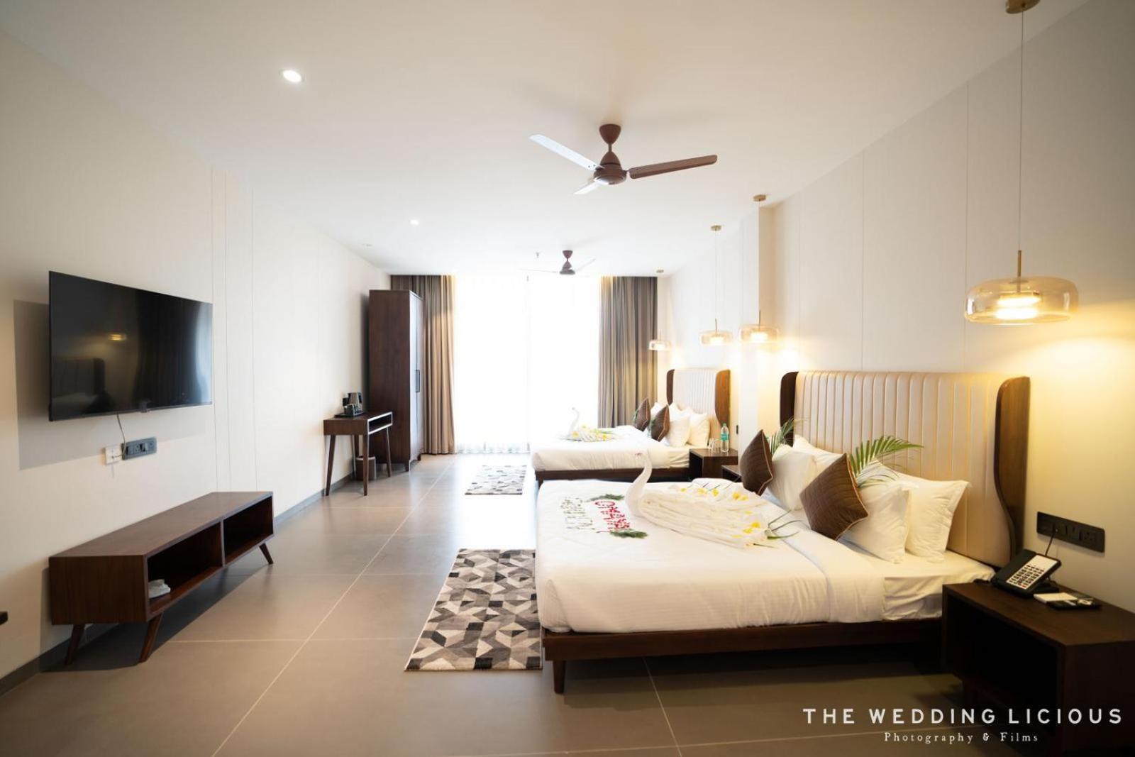Hotel Omaya Garden Rāipur Kültér fotó